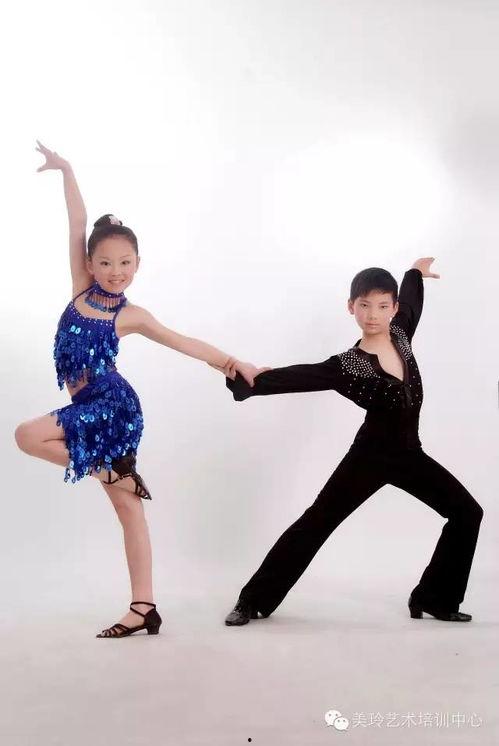小孩拉丁舞视频,小朋友拉丁舞风采展示