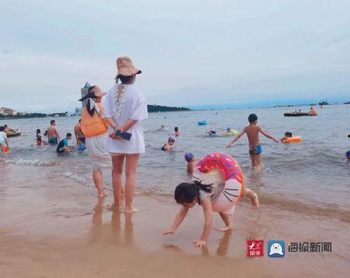 青岛海边视频,碧海蓝天下的浪漫时光