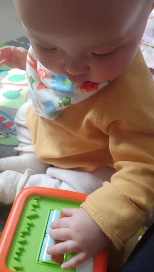 六个月宝宝视频,视频记录的温馨时光