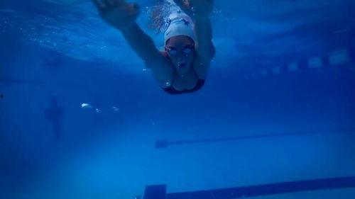 游蛙泳视频,跟随视频学蛙泳，轻松掌握泳姿要领