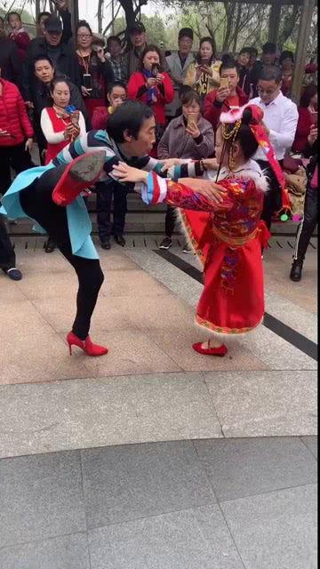 公鸡舞视频,欢快节奏下的传统魅力展现