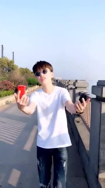 小哥哥视频,揭秘日常生活瞬间，展现真实情感魅力