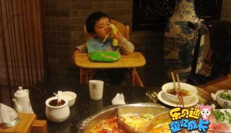 宝贝吃饭视频,宝贝快乐用餐瞬间回顾