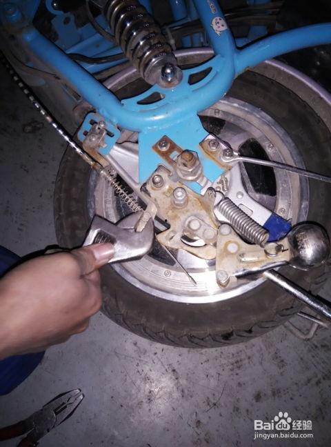 电动四轮调刹车视频