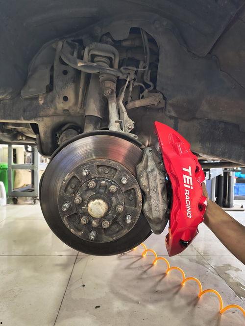 电动四轮调刹车视频