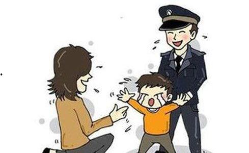 孩子走丢视频,孩子监控视频揭示惊险一幕