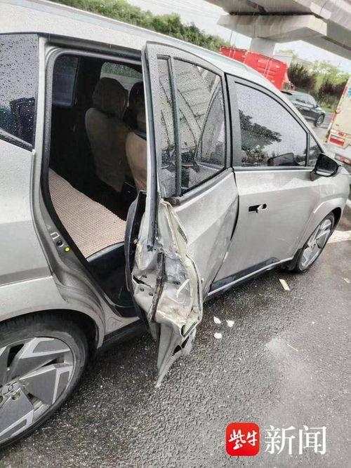 小轿车视频,小轿车视频中的动感时光