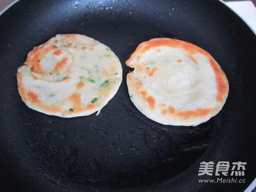 葱油饼做法视频,家常美味一学就会