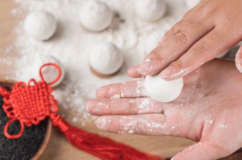 包汤圆视频,传统美食制作教程，轻松学会汤圆制作技巧