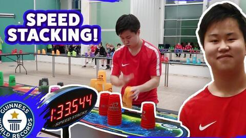 速叠杯视频,瞬间完成的多彩魔幻表演揭秘