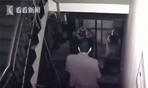 男女一起洗澡视频