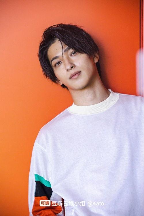 帅哥写真视频,捕捉帅哥写真视频的瞬间风采